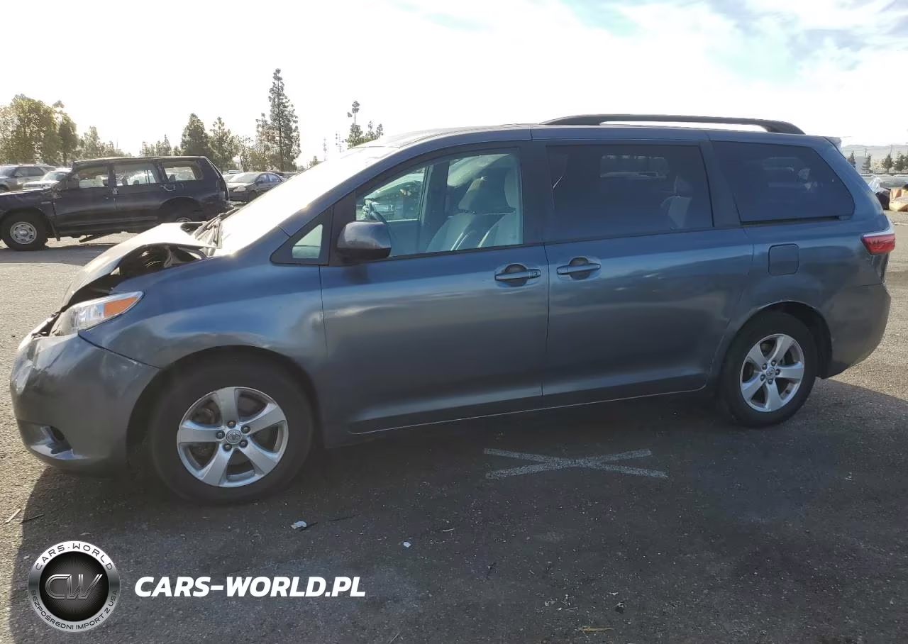 2017 Toyota Sienna Le