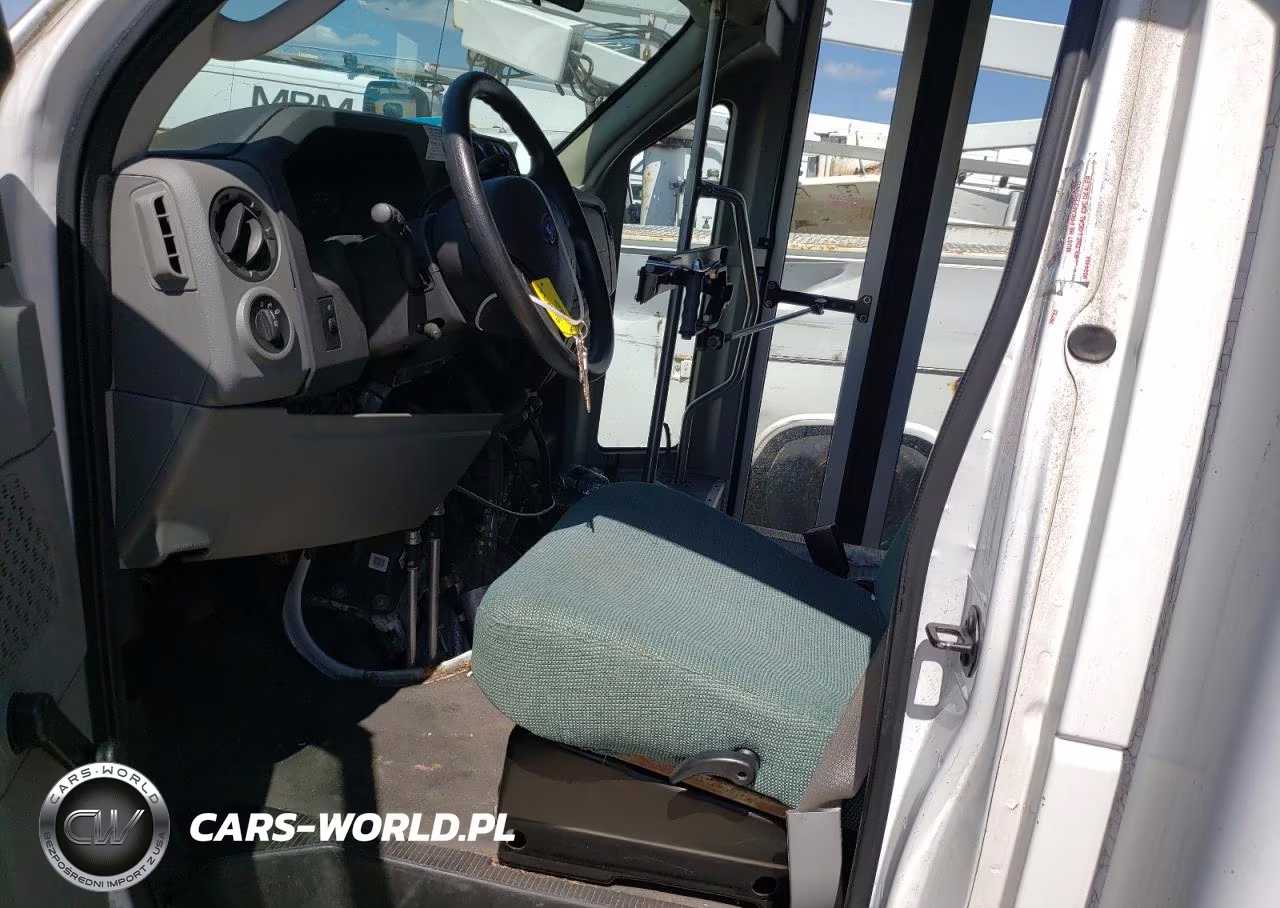 2010 Ford Econoline E450 Super Duty Cutaway Van VIN:1FDFE4FS3ADA85577 - 7