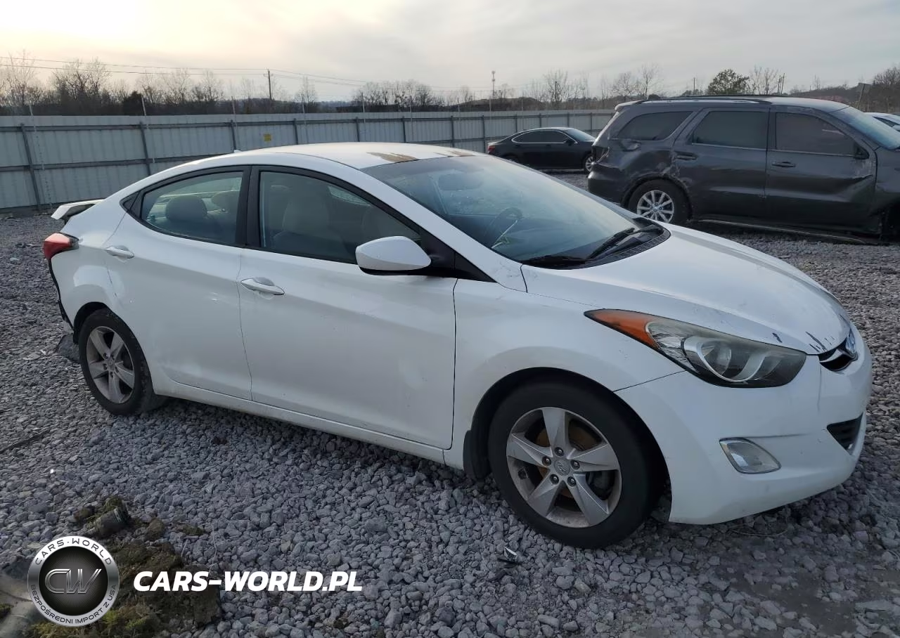 2013 Hyundai Elantra Gls VIN:5NPDH4AE6DH172151 - 4