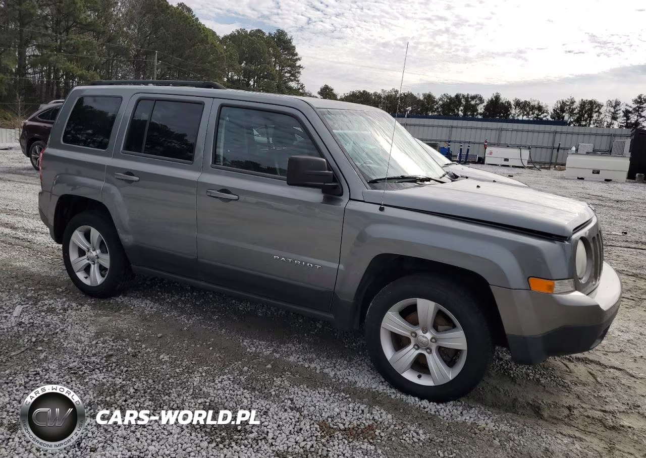 2014 Jeep Patriot Latitude VIN:1C4NJPFA4ED619678 - 4