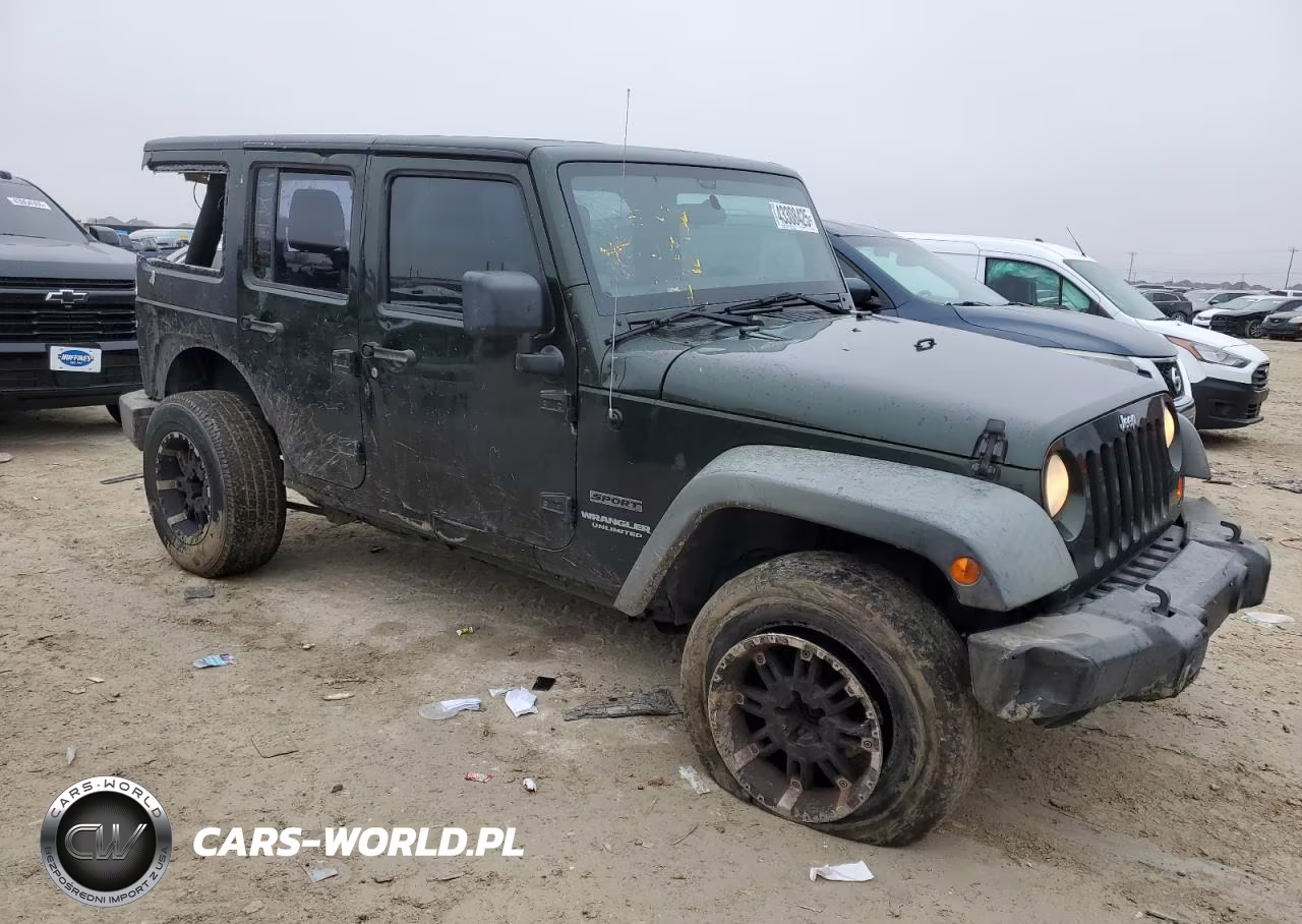 2011 Jeep Wrangler Unlimited Sport VIN:1J4BA3H19BL520746 - 4