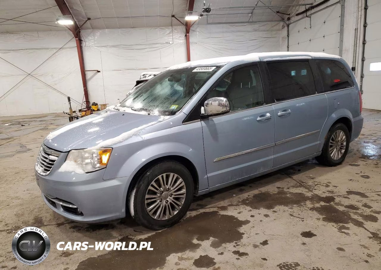 2013 Chrysler Town & Country Touring L – zdjęcie 1 z 13