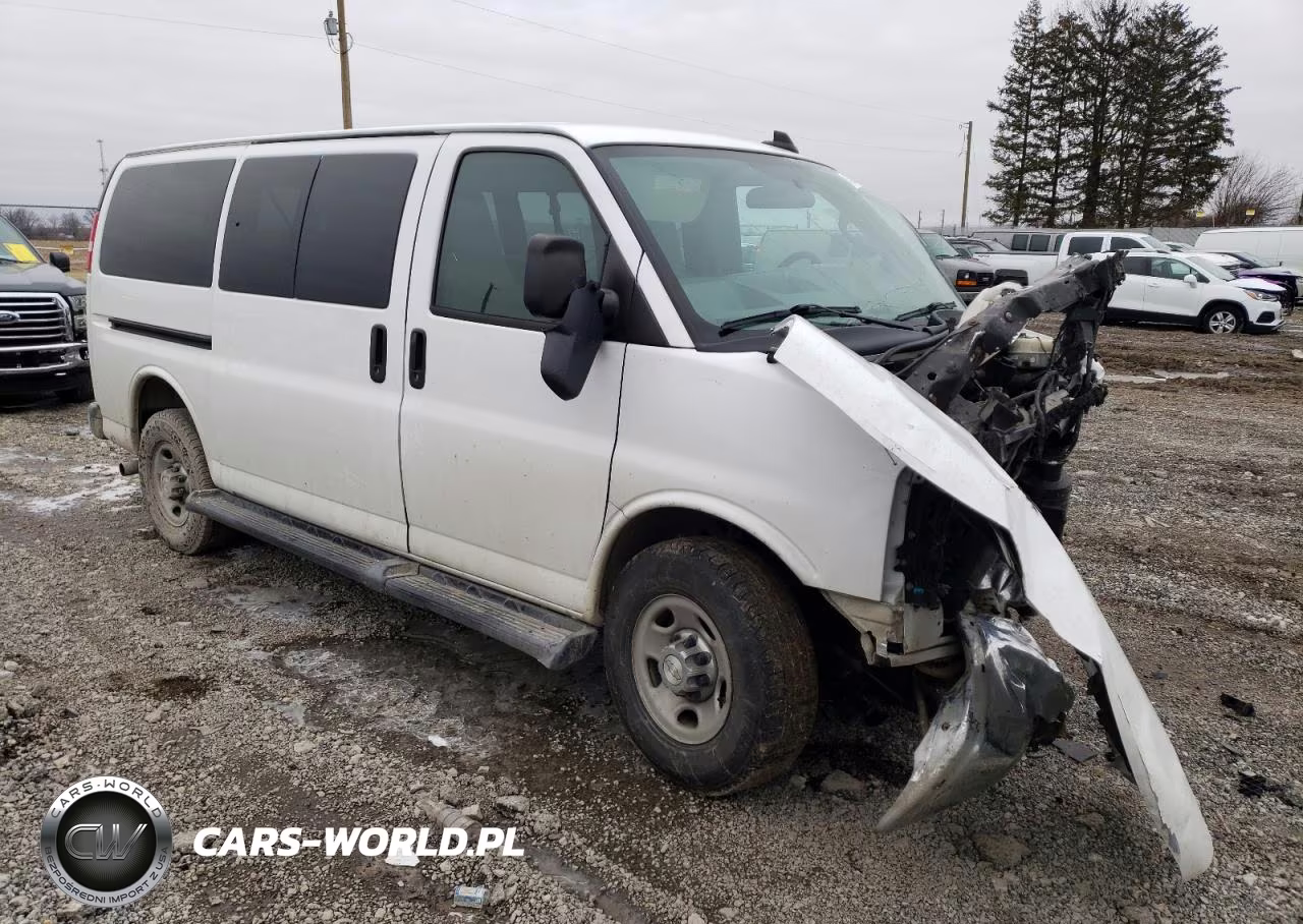 2017 Chevrolet Express VIN:1GAZGMFG9H1189485 - 4