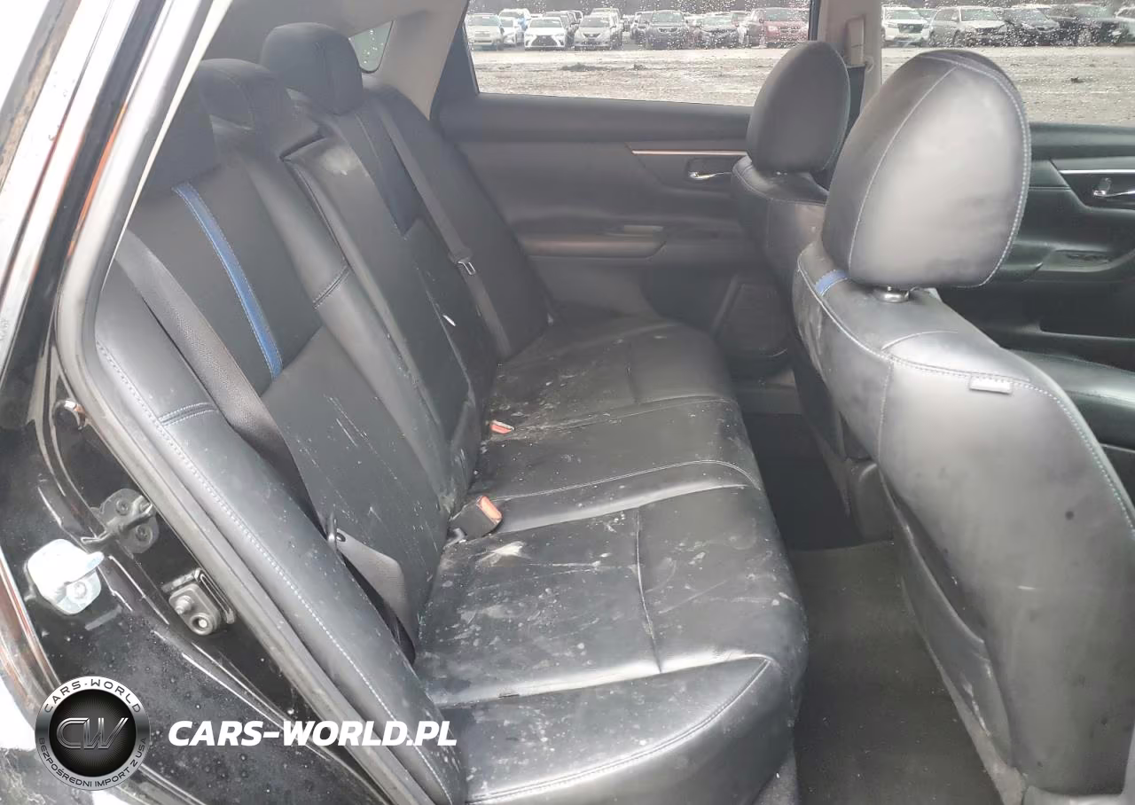 2018 Nissan Altima 2.5 VIN:1N4AL3AP2JC240083 - 10