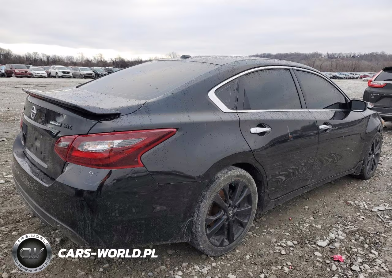 2018 Nissan Altima 2.5 VIN:1N4AL3AP2JC240083 - 3