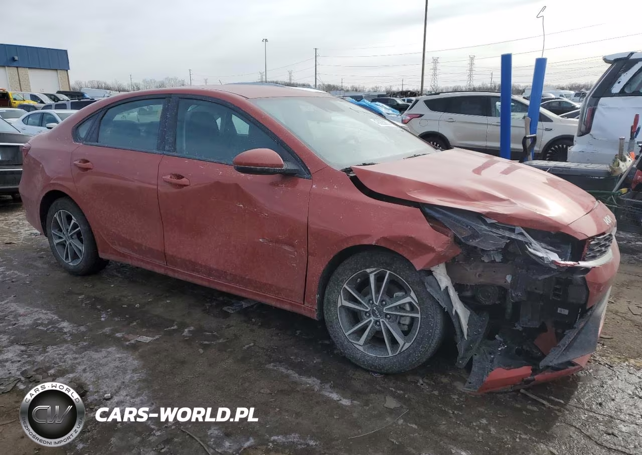 KIA FORTE LX VIN:3KPF24AD0PE666743 - 4