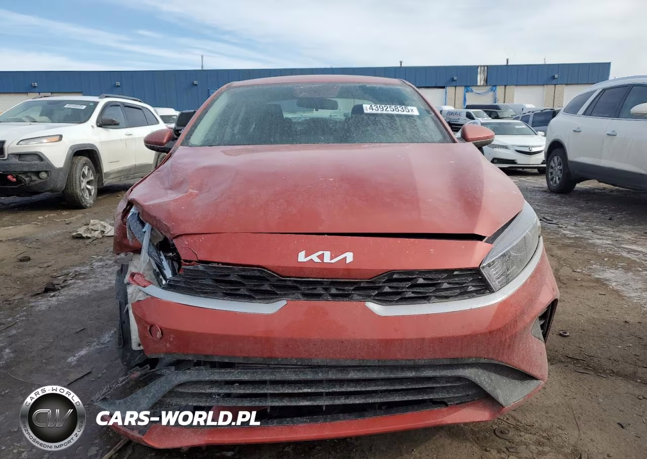 KIA FORTE LX VIN:3KPF24AD0PE666743 - 5