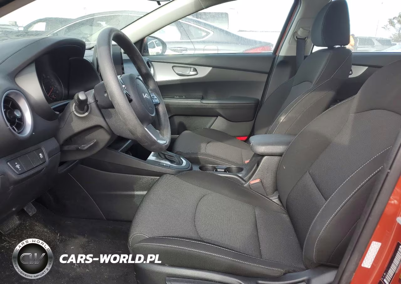 KIA FORTE LX VIN:3KPF24AD0PE666743 - 7