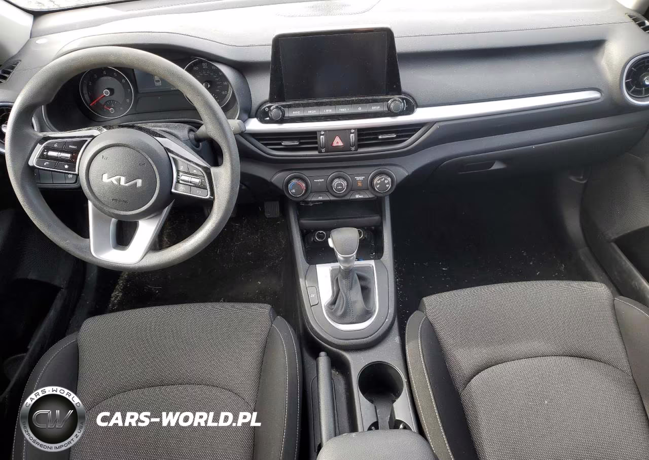 KIA FORTE LX VIN:3KPF24AD0PE666743 - 8