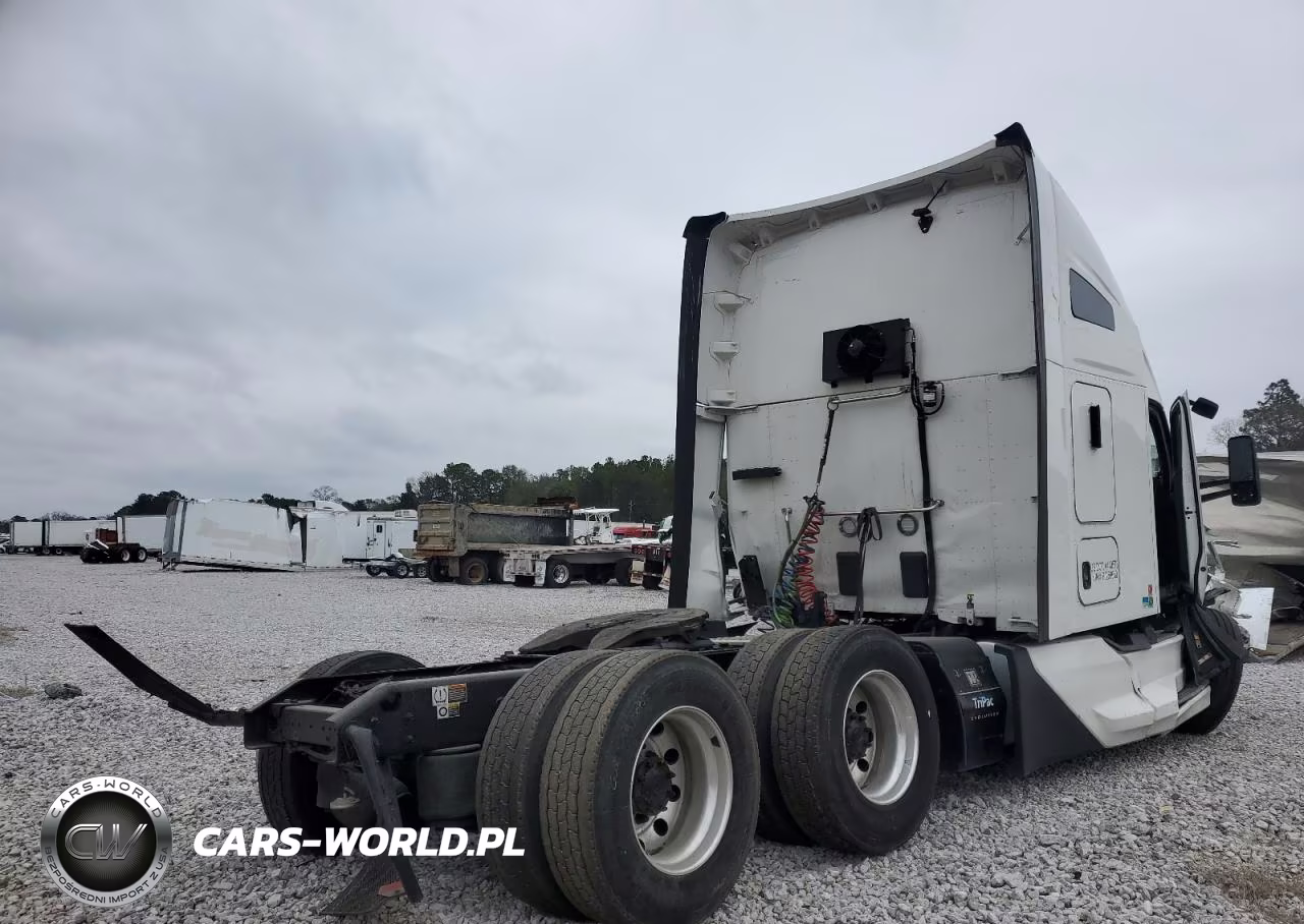 2023 Kenworth T680 Semi Truck VIN:1XKYDP9X7PJ259660 - 4