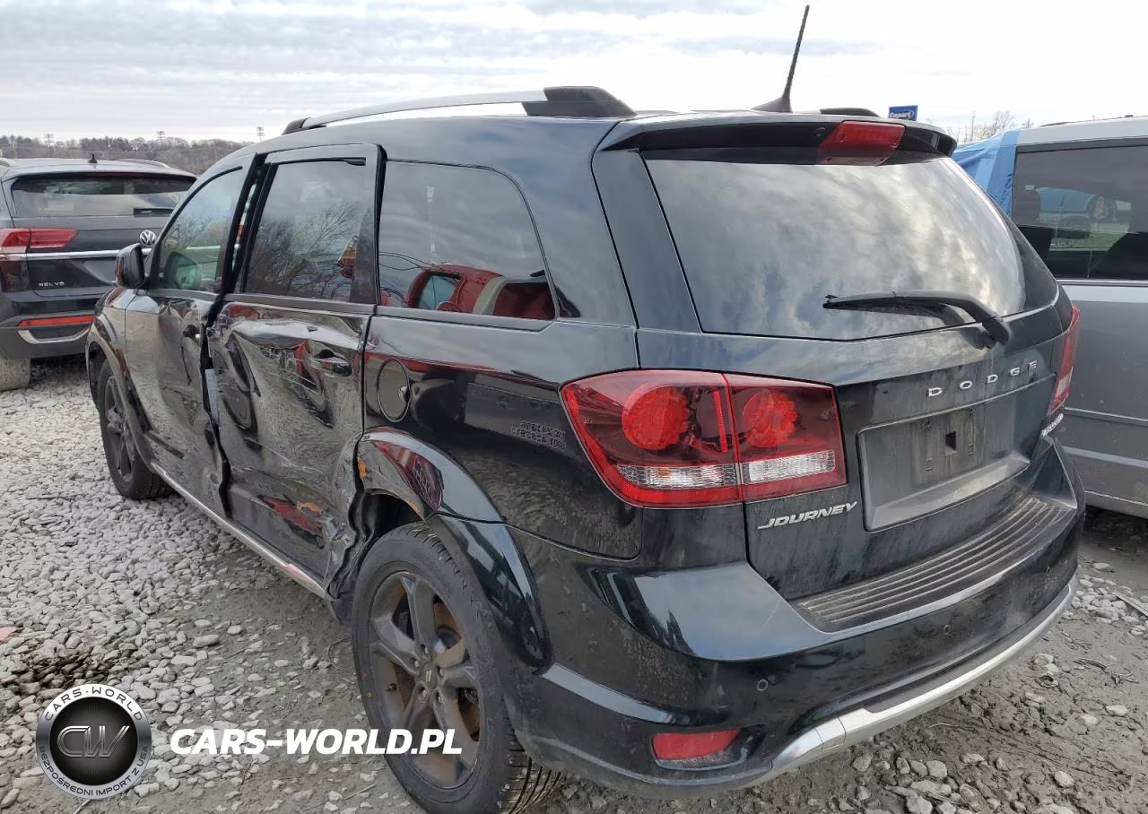 2020 Dodge Journey Crossroad VIN:3C4PDCGB7LT235854 - 2