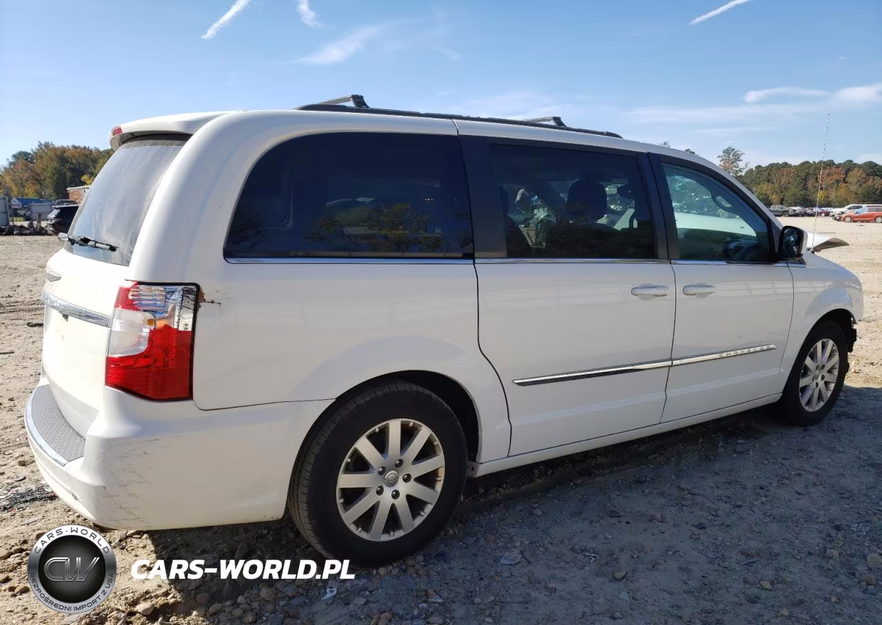 2015 Chrysler Town & Country Touring VIN:2C4RC1BG9FR638146 - 3