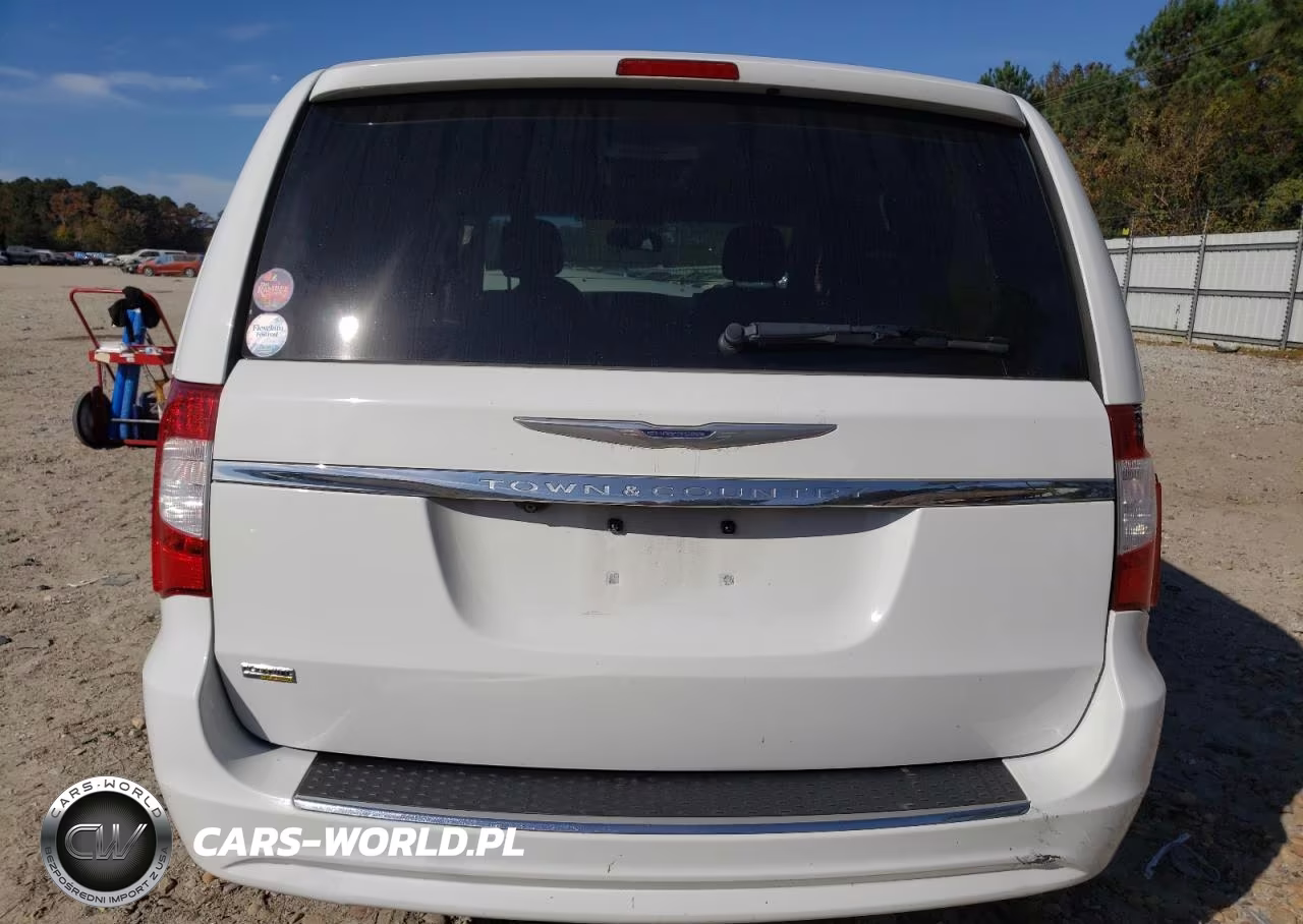 2015 Chrysler Town & Country Touring VIN:2C4RC1BG9FR638146 - 6