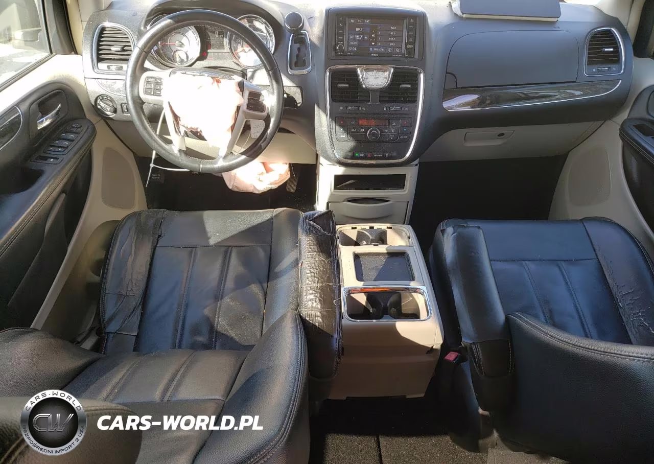 2015 Chrysler Town & Country Touring VIN:2C4RC1BG9FR638146 - 8