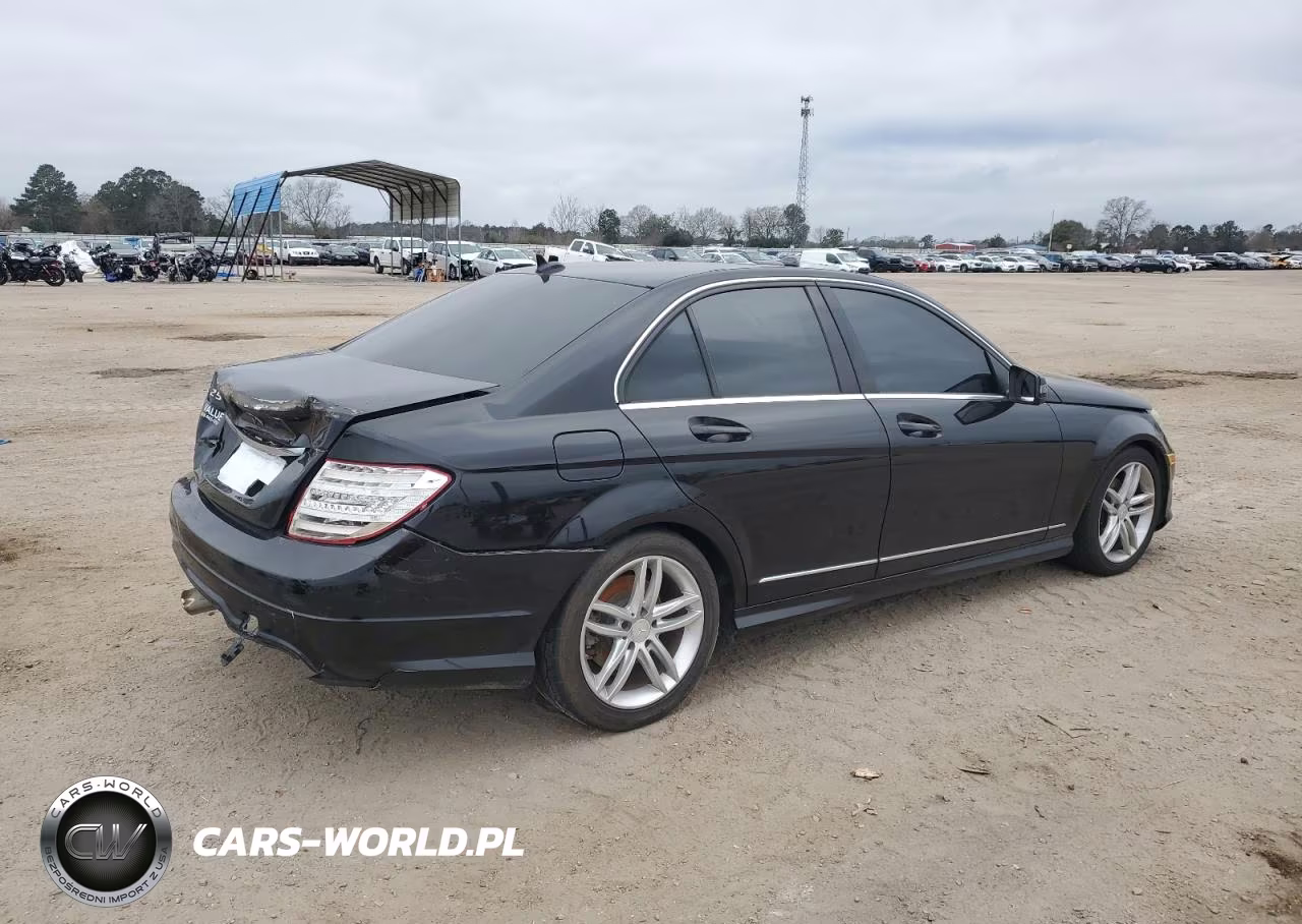 2013 Mercedes-Benz C 250 VIN:WDDGF4HB4DR261889 - 3