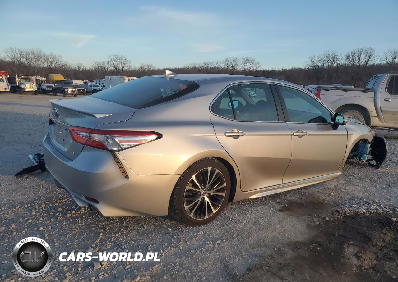 2020 Toyota Camry Se VIN:4T1G11AK3LU340074 - 3