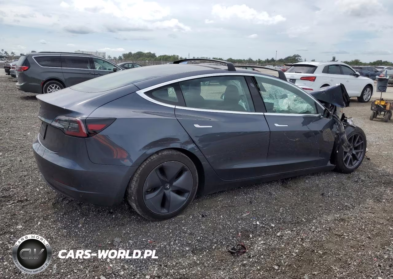 2020 Tesla Model 3 VIN:5YJ3E1EB8LF710879 - 3