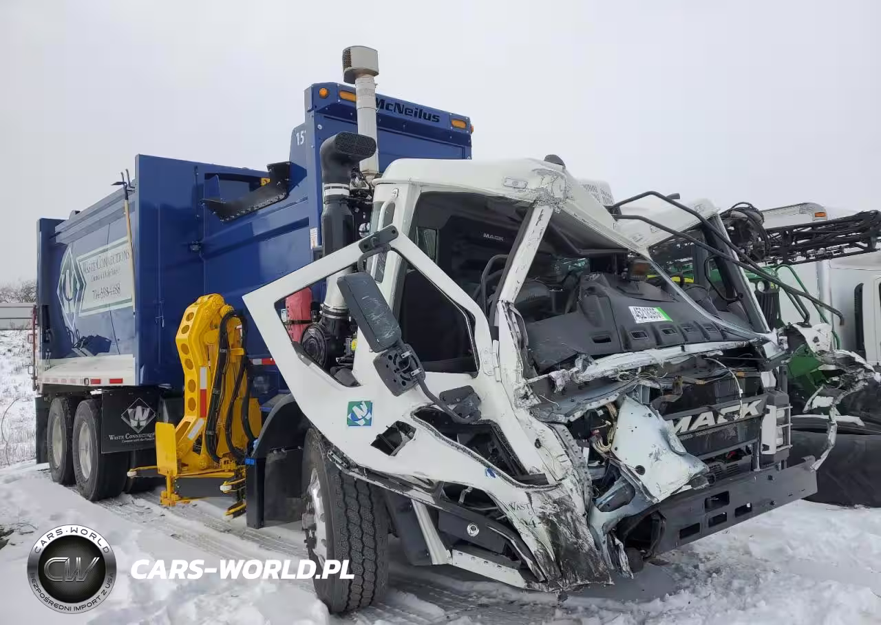 2024 Mack Lr64 Refuse Truck