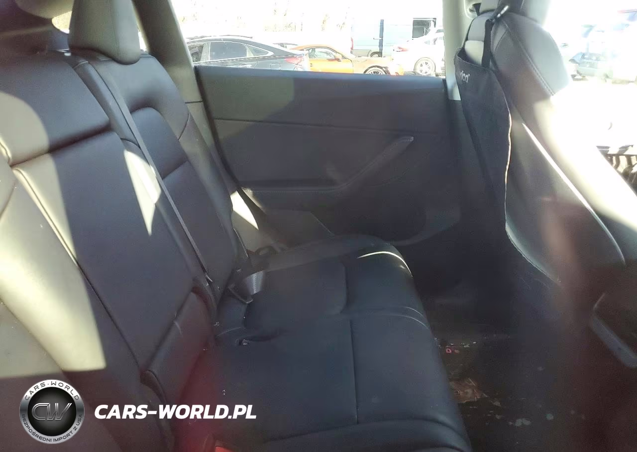 2021 Tesla Model Y VIN:5YJYGAEE0MF145541 - 10