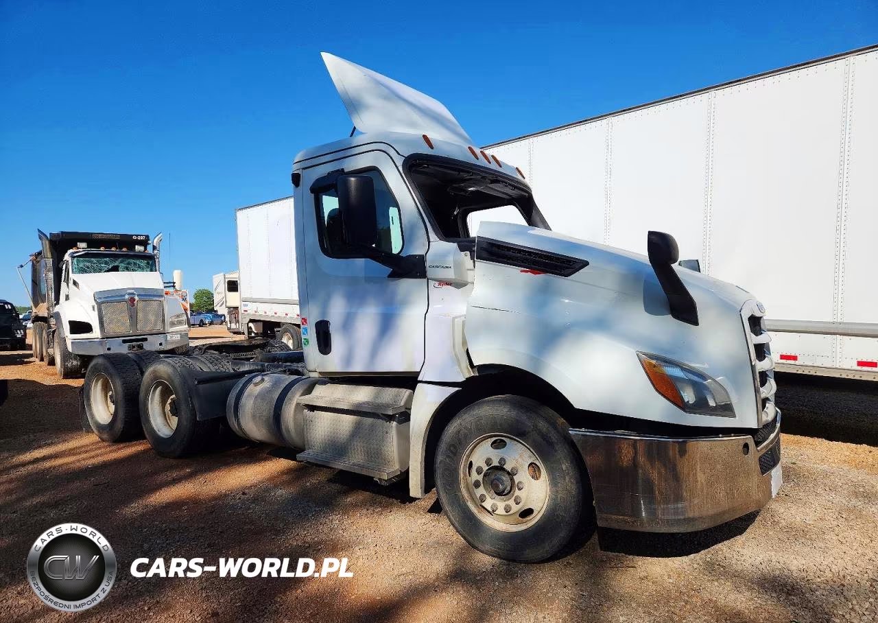 2019 Freightliner Cascadia 126 Semi Truck
