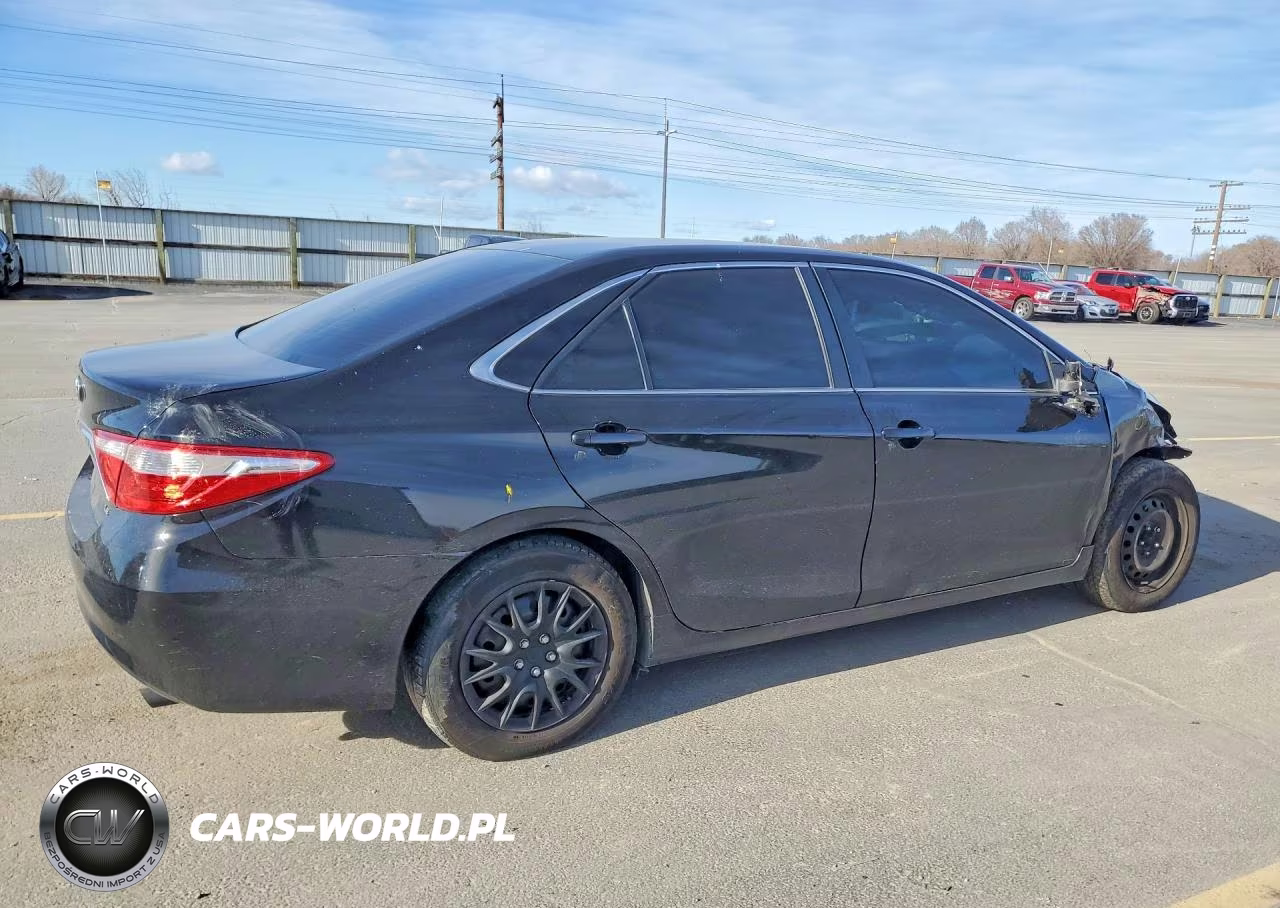 2017 Toyota Camry Le VIN:4T1BF1FK9HU281611 - 3