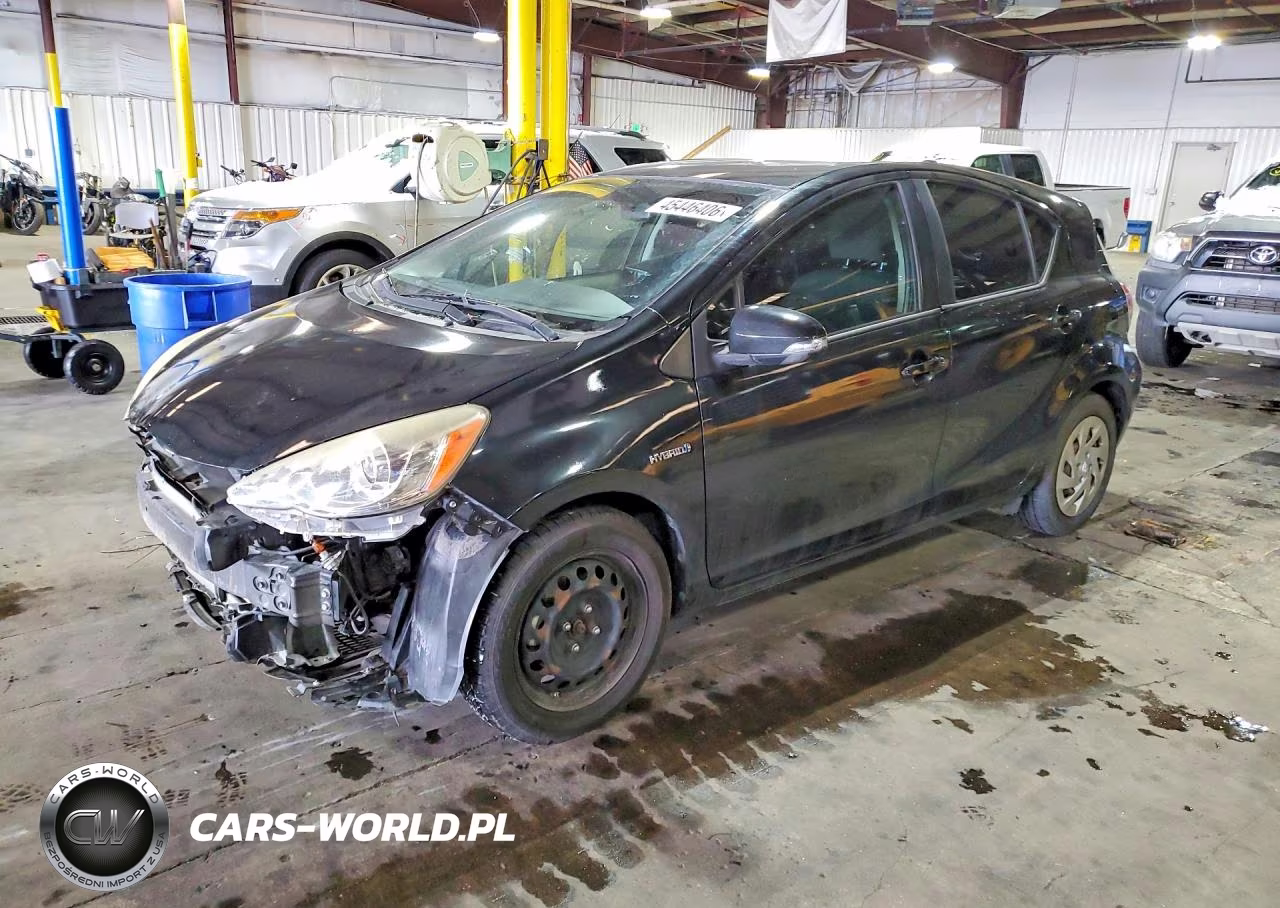 2016 TOYOTA PRIUS C TWO