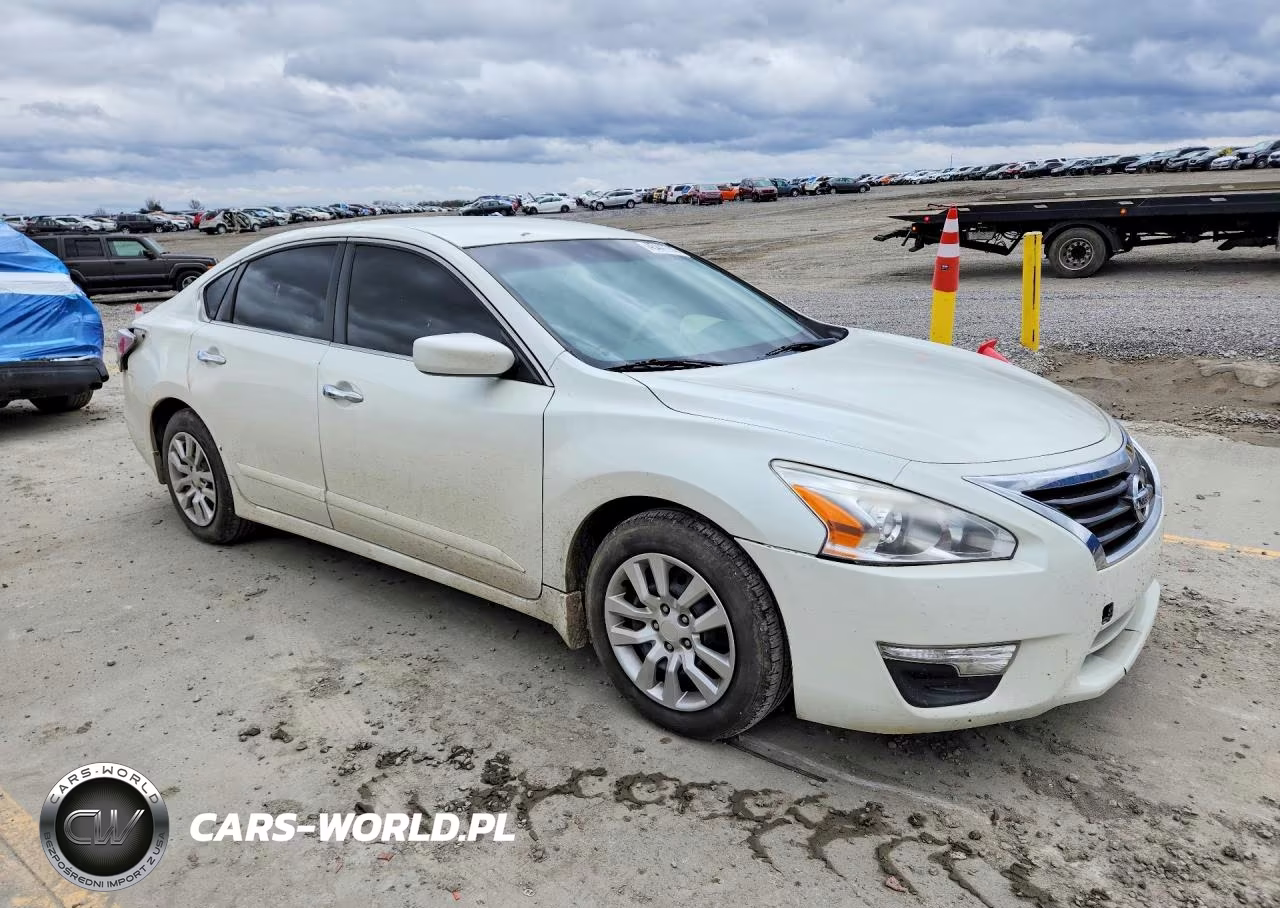 2015 Nissan Altima 2.5 S VIN:1N4AL3AP9FN316779 - 4