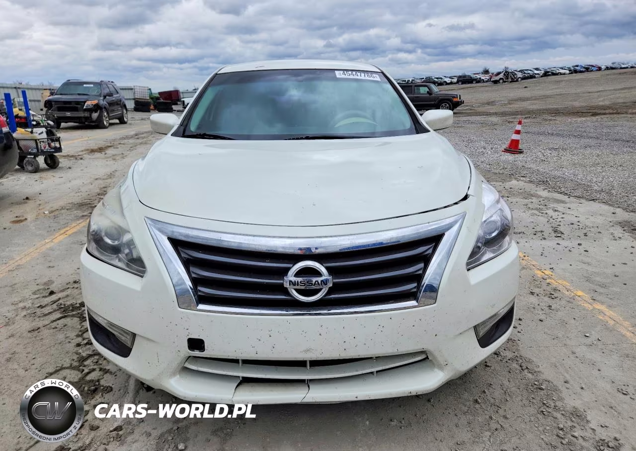 2015 Nissan Altima 2.5 S VIN:1N4AL3AP9FN316779 - 5
