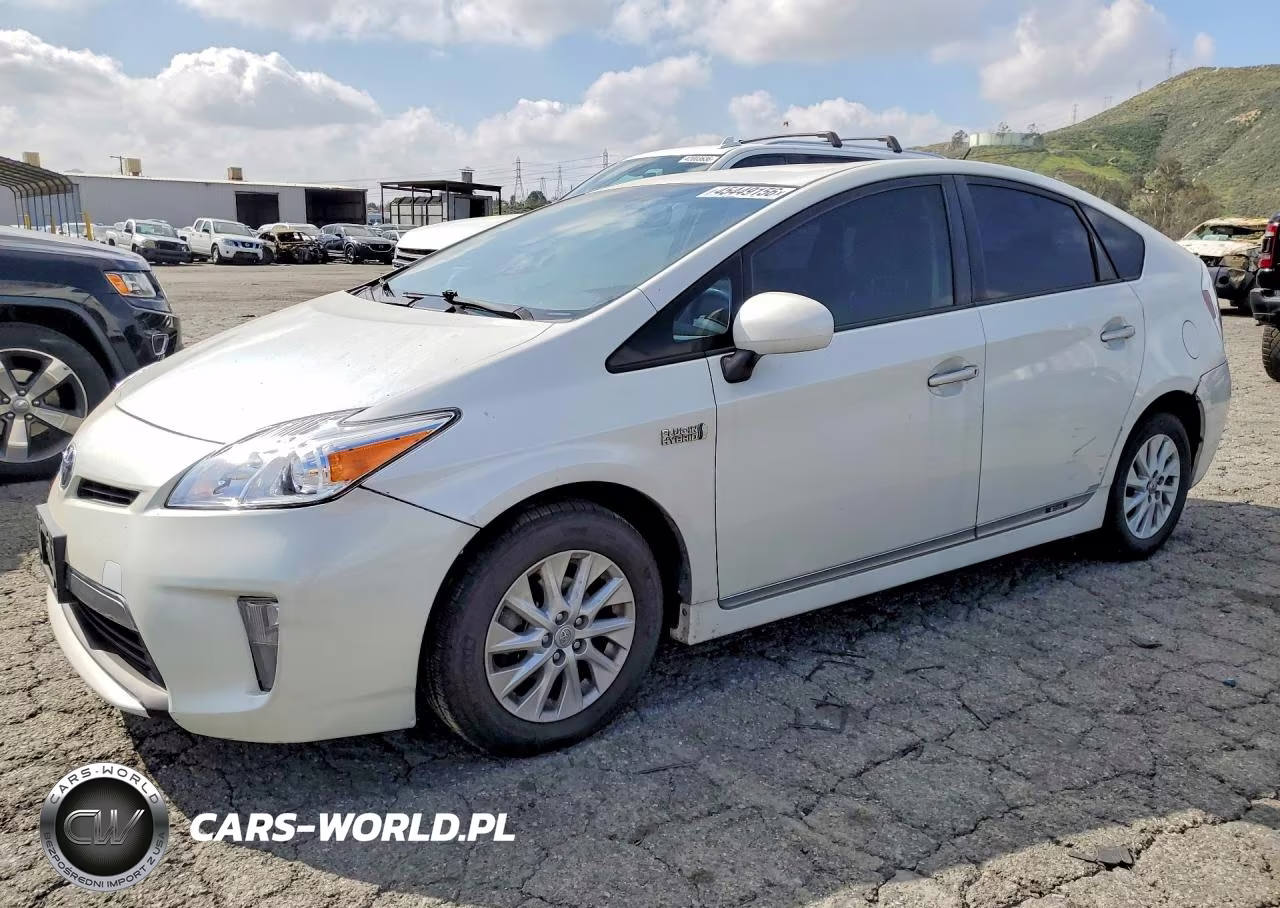2014 Toyota Prius Plug-In Hybrid Base