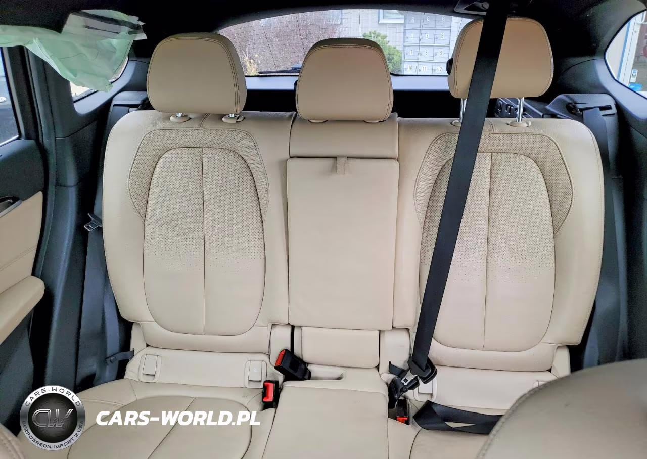 2018 BMW X1 Sdrive28I VIN:WBXHU7C30J5H43094 - 10