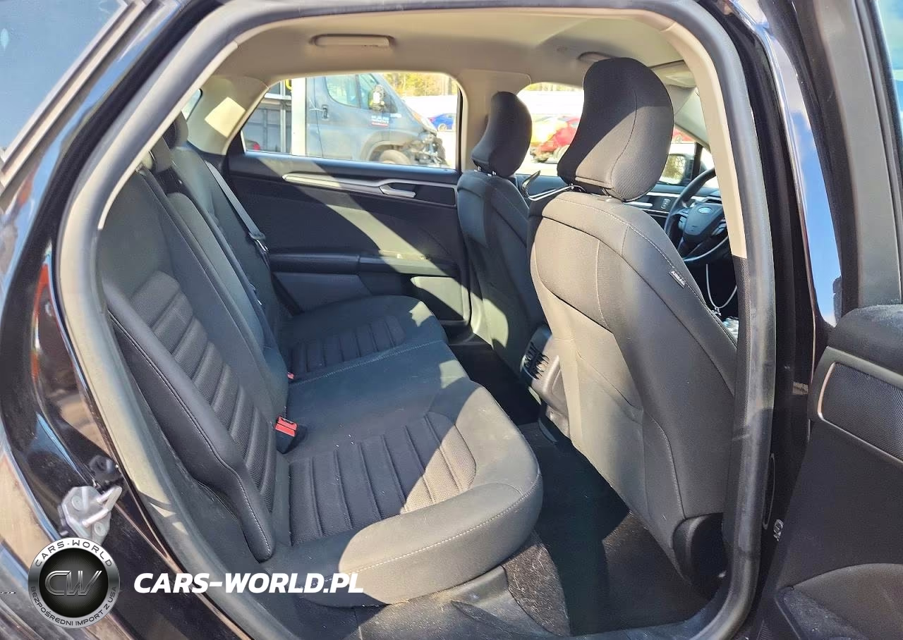 2019 Ford Fusion Se VIN:3FA6P0LU3KR153615 - 10