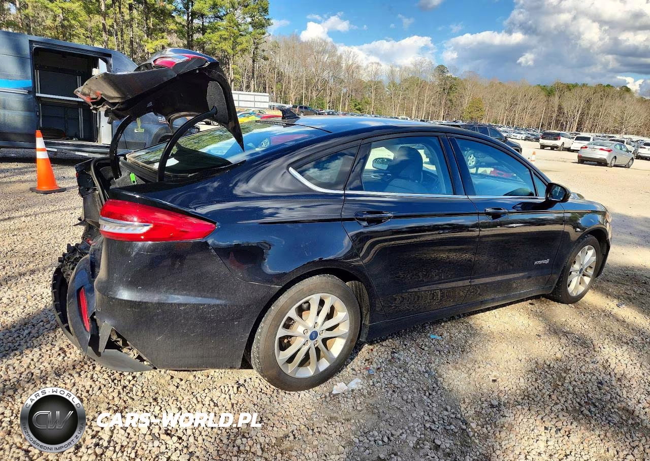 2019 Ford Fusion Se VIN:3FA6P0LU3KR153615 - 3