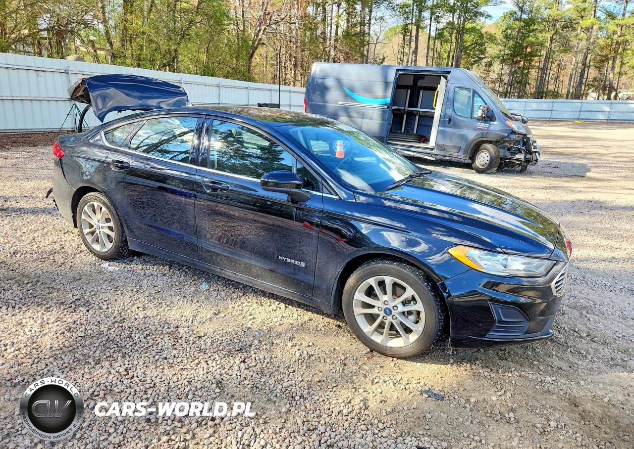 2019 Ford Fusion Se VIN:3FA6P0LU3KR153615 - 4