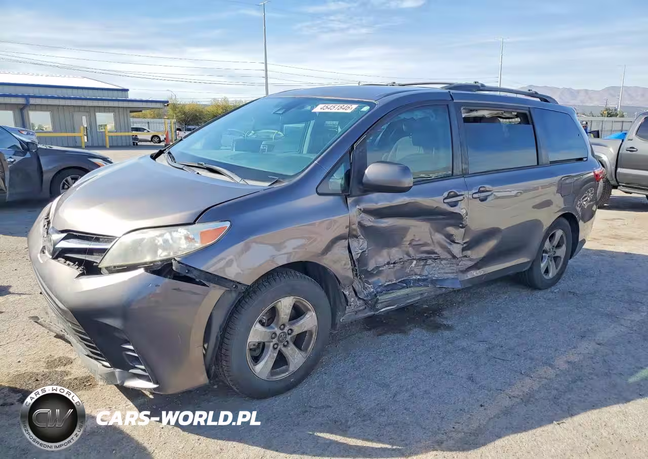 2019 Toyota Sienna Le 8-Passenger