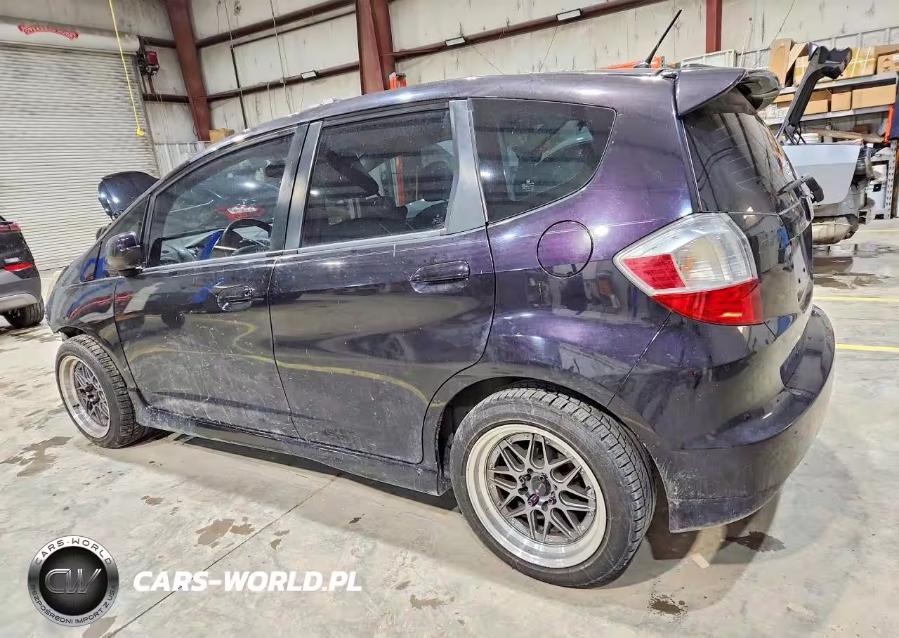 2013 Honda Fit Sport VIN:JHMGE8H61DC068981 - 2