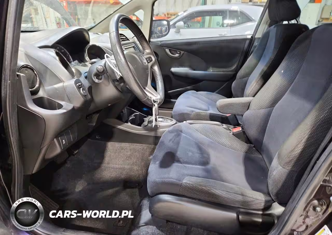 2013 Honda Fit Sport VIN:JHMGE8H61DC068981 - 7