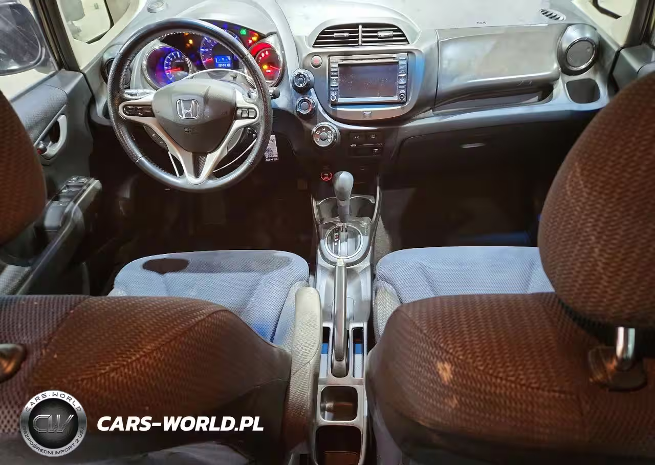 2013 Honda Fit Sport VIN:JHMGE8H61DC068981 - 8