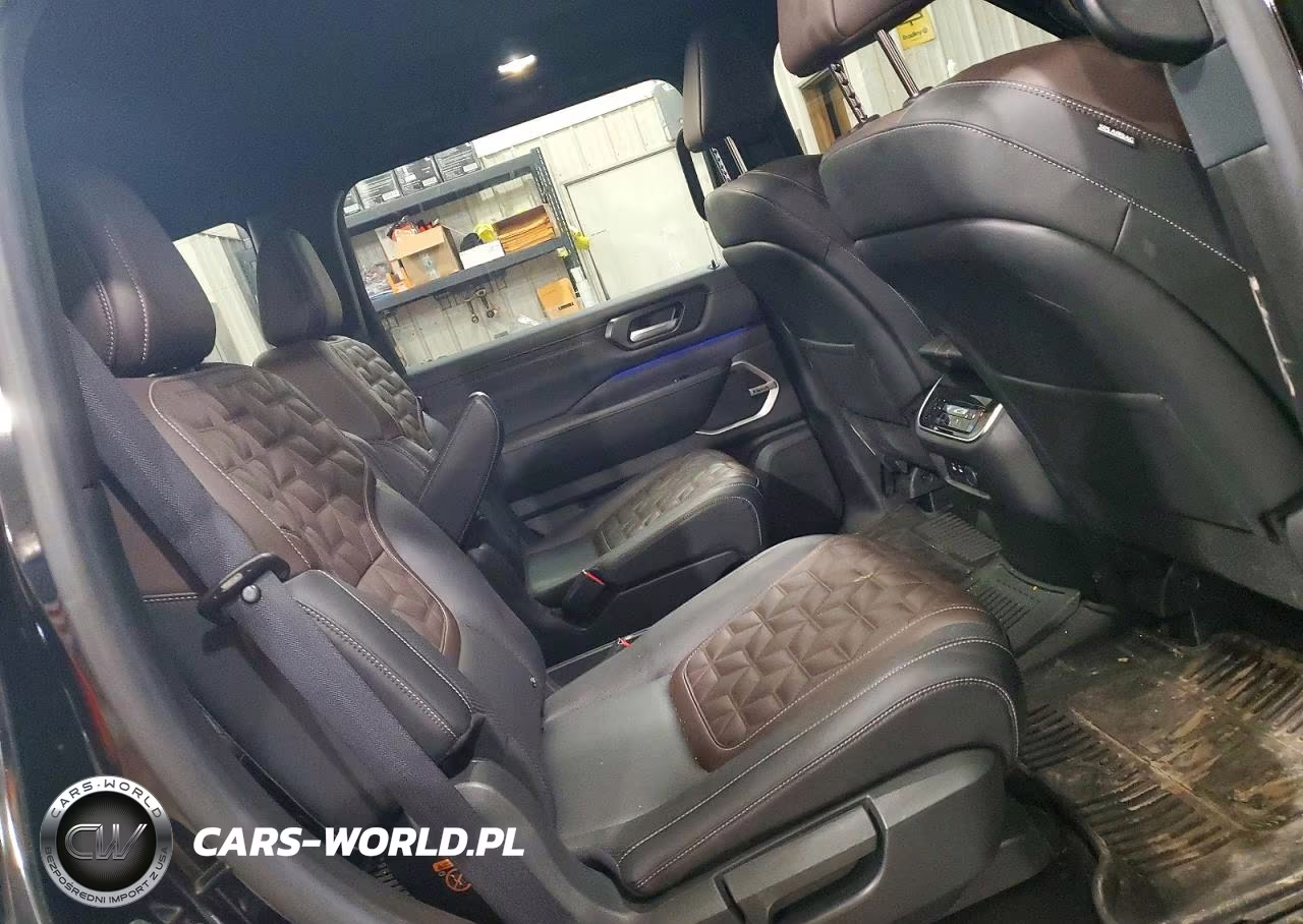 2025 Nissan Armada Platinum VIN:JN8AY3EB5S9100705 - 11