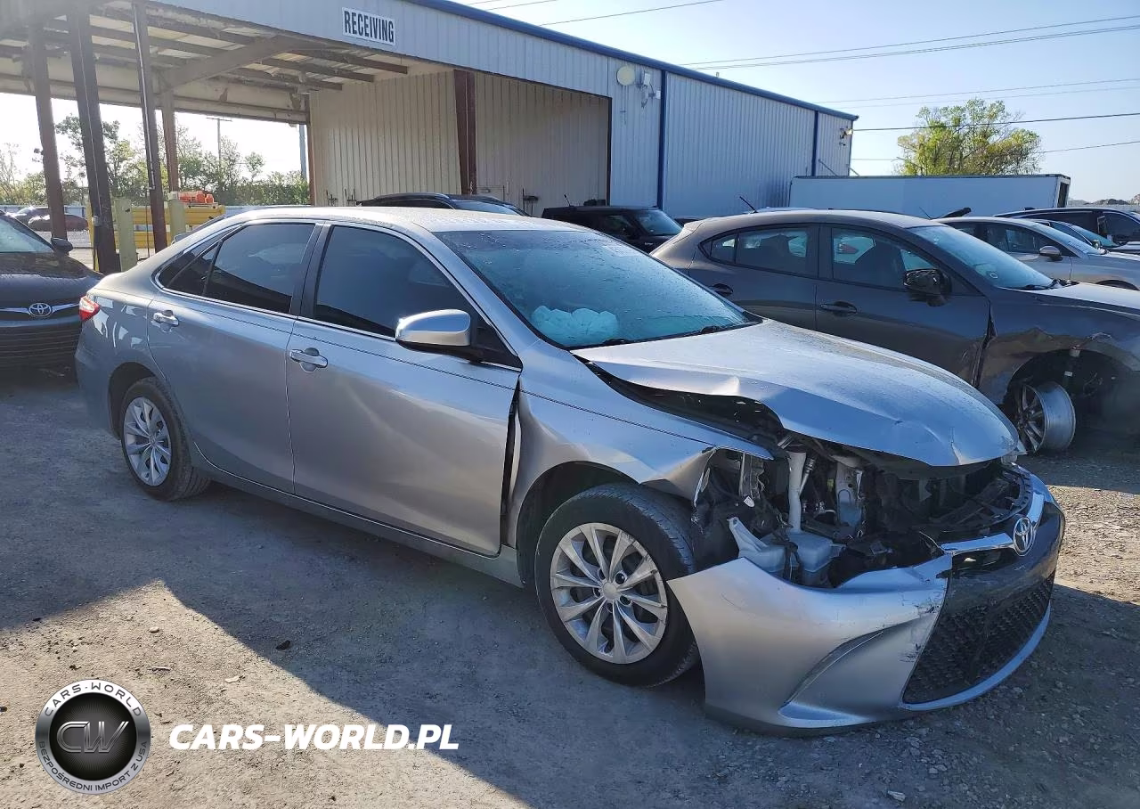 2017 Toyota Camry Le VIN:4T1BF1FK8HU739753 - 4