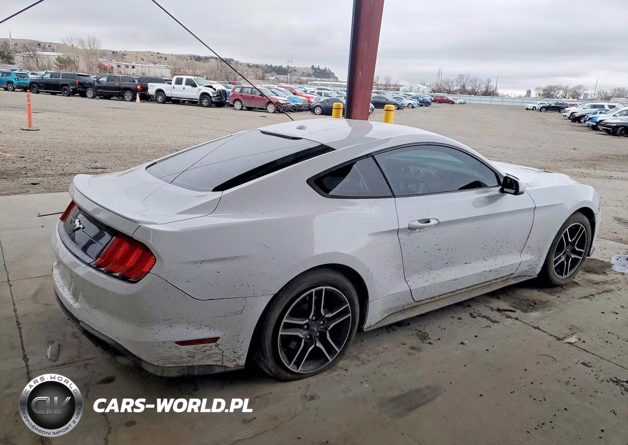 2018 Ford Mustang VIN:1FA6P8TH9J5156151 - 3