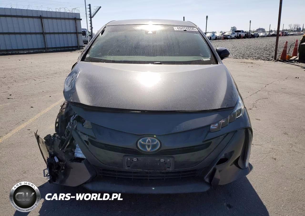 2021 Toyota Prius Prime Le VIN:JTDKAMFP1M3178084 - 5