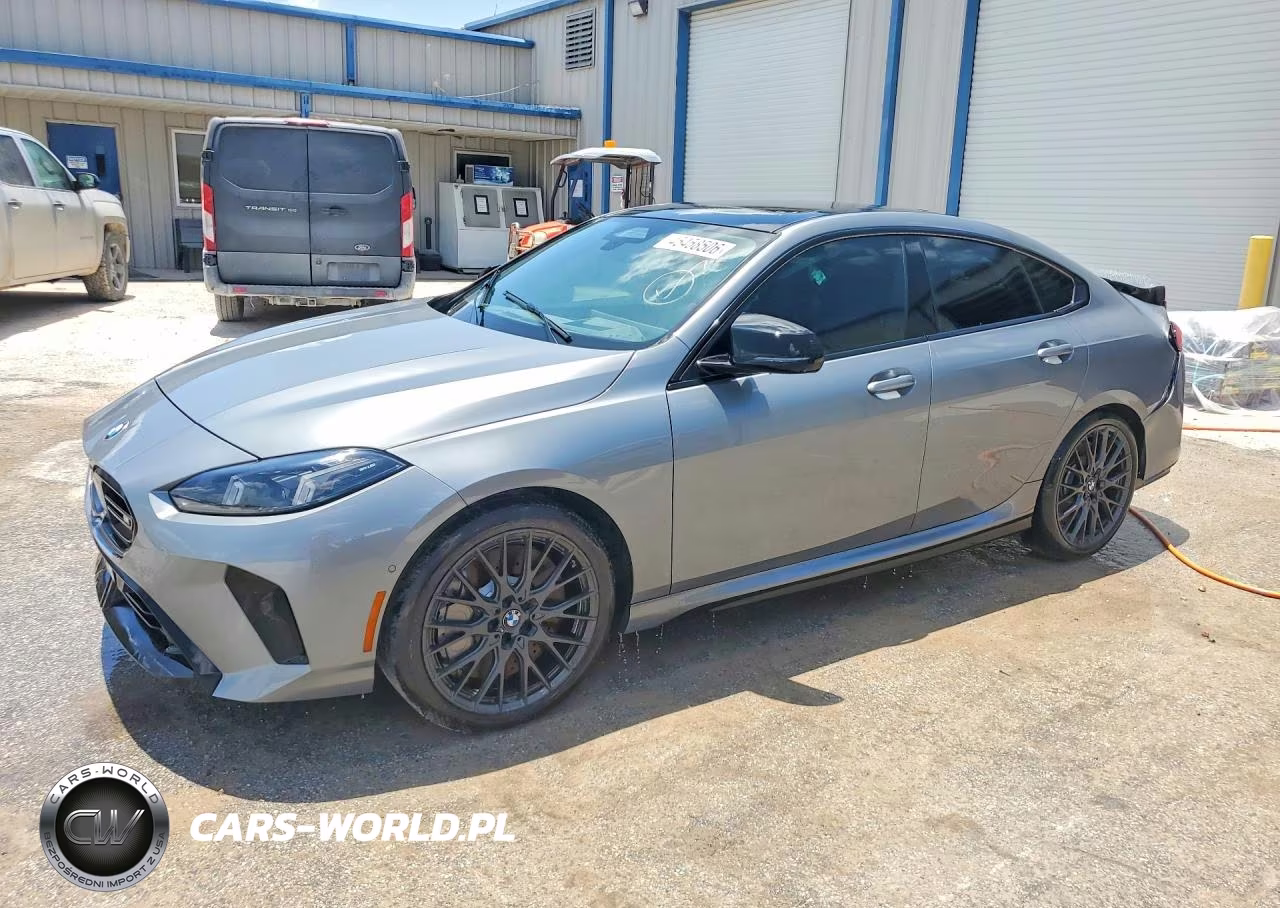 2026 BMW M235Xi – zdjęcie 1 z 12