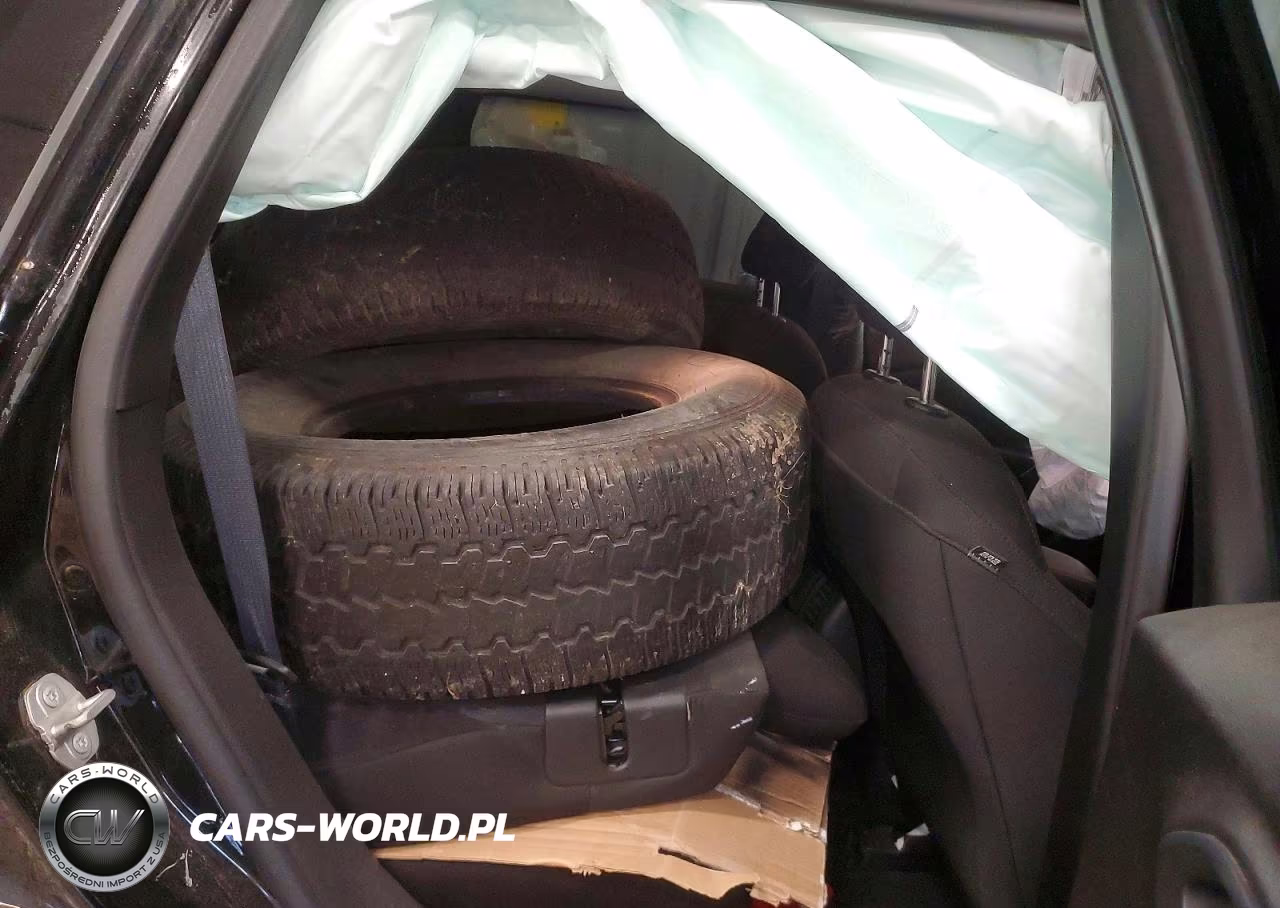 2020 Jeep Cherokee Latitude VIN:1C4PJMCB2LD576136 - 11
