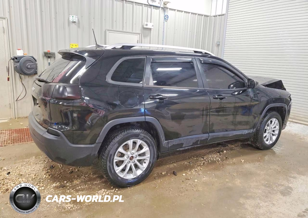 2020 Jeep Cherokee Latitude VIN:1C4PJMCB2LD576136 - 3
