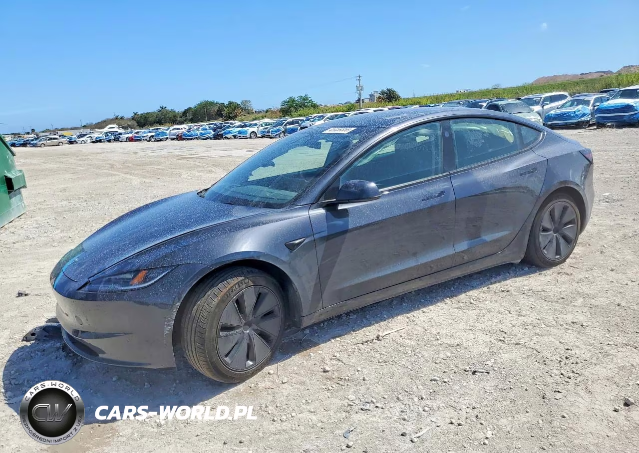 2025 Tesla Model 3 – zdjęcie 1 z 13