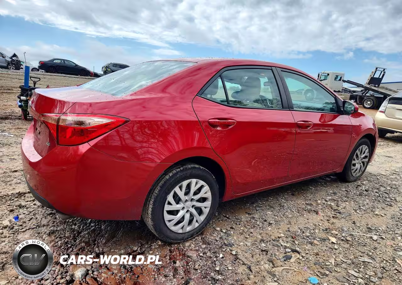 2017 Toyota Corolla Le VIN:2T1BURHE4HC960943 - 3