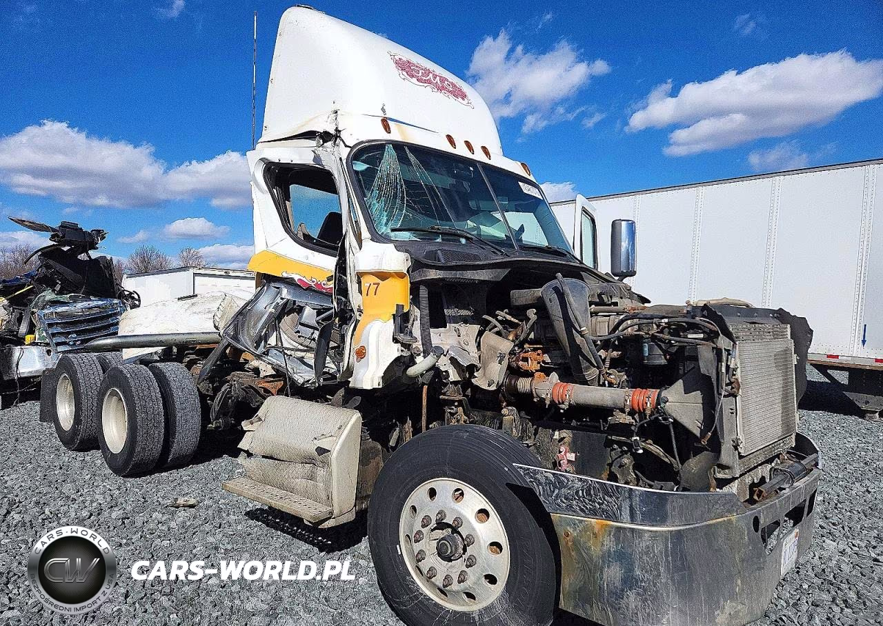 2013 Freightliner Cascadia Semi Truck