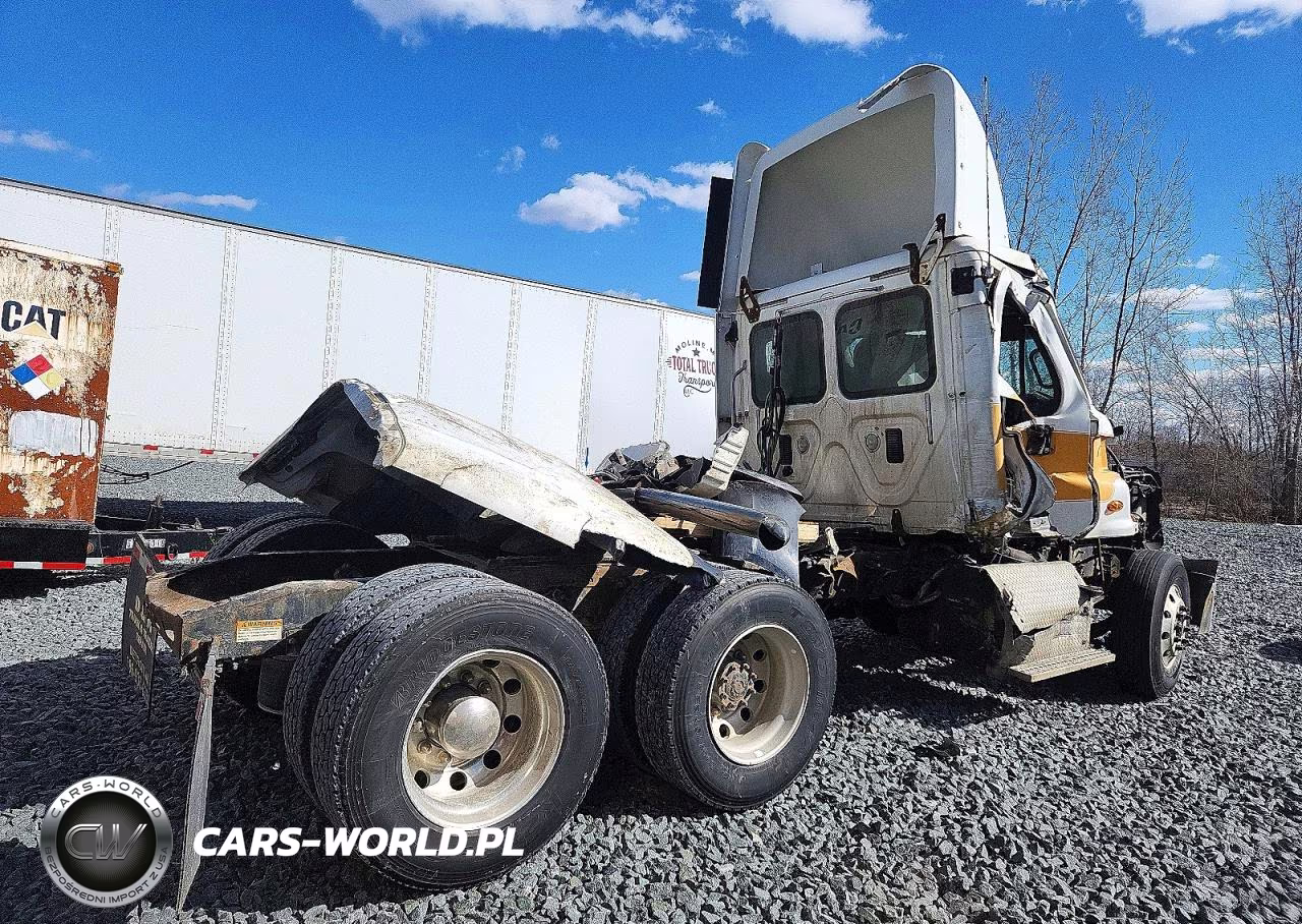 2013 Freightliner Cascadia Semi Truck VIN:3AKJGEDR6DSFG6587 - 4