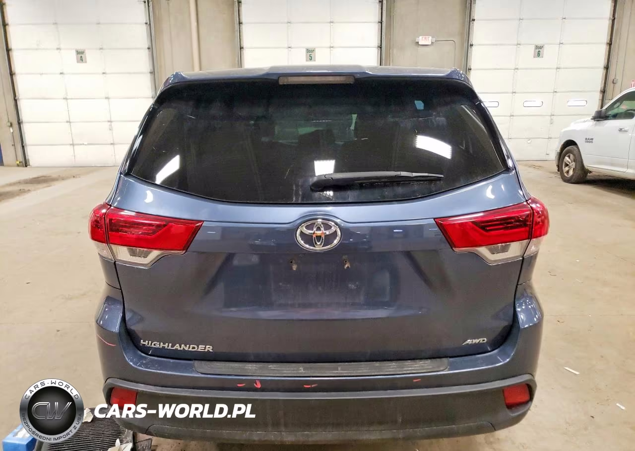2018 Toyota Highlander Le VIN:5TDBZRFH5JS841231 - 6