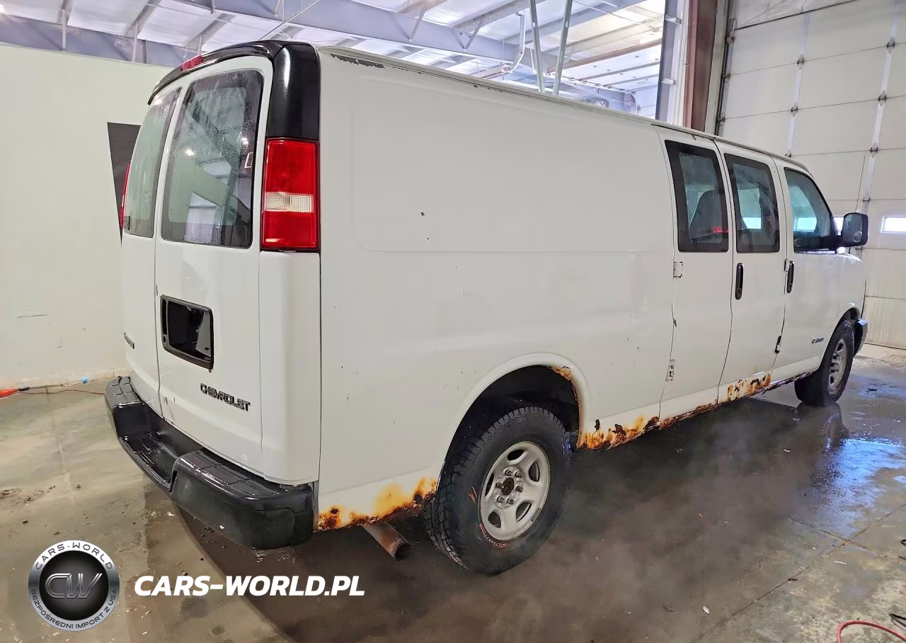 2003 Chevrolet Express G2500 VIN:1GCFG29T831160818 - 3